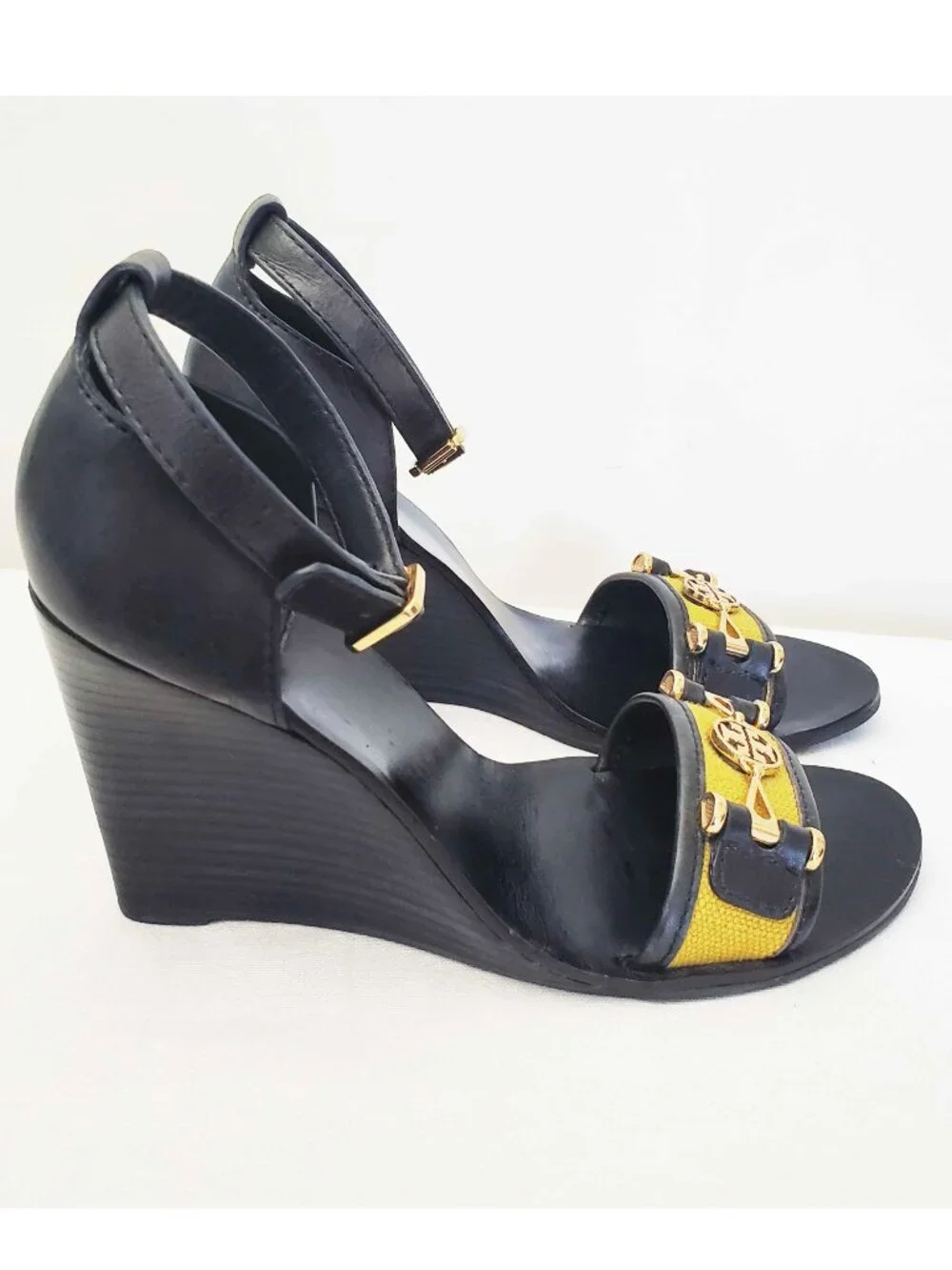Tory Burch Women's Daria Navy Leather  Wedges Sandals Yellow Accent Gold Logo